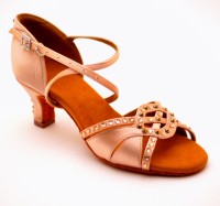 Nude farbene Latein Tanzschuhe mit tollem Strass verziert Nude farbene Latein Tanzschuhe mit tollem Strass verziert