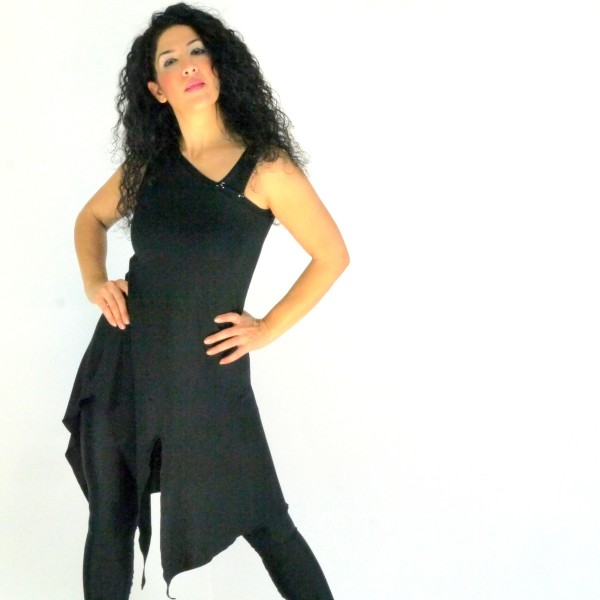 Kleid in schwarz aus Viskosejersey, Asymmetrisches Kleid, Schwarze Tunika